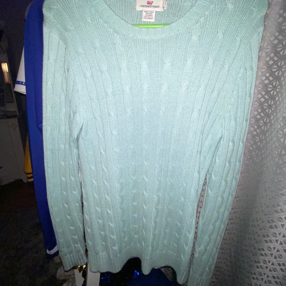 Vineyard vines blue sweater